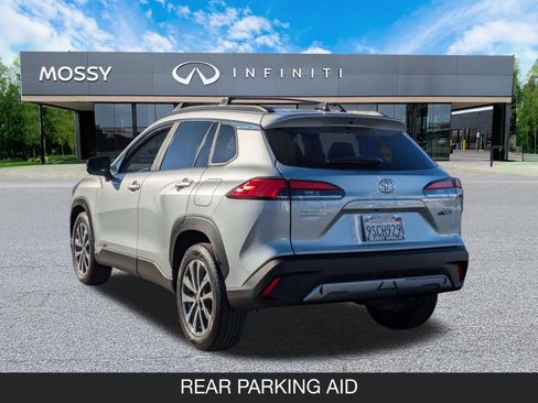 Used 2025 Toyota Corolla Cross XLE image 7
