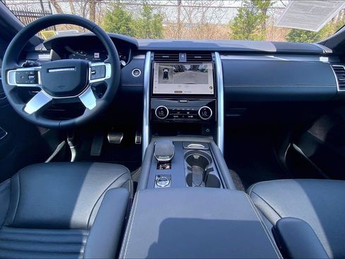 Certified 2025 Land Rover Discovery Dynamic SE AWD/4WD image 15