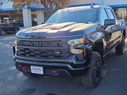 New 2026 Chevrolet Silverado 1500 Custom Trail Boss AWD/4WD image 1