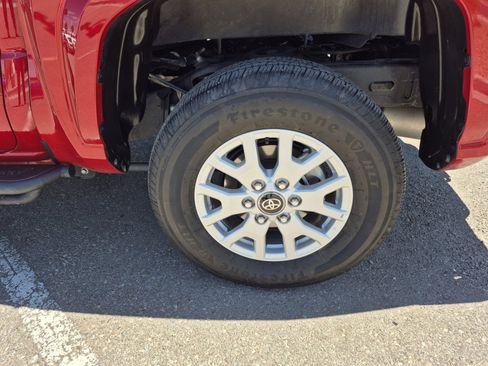 Certified 2025 Toyota Tacoma SR5 AWD/4WD image 25