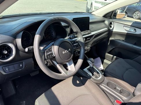 Used 2024 Kia Forte LXS FWD image 4