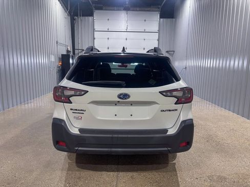 Used 2023 Subaru Outback Onyx Edition w/ Popular Package #2 image 4