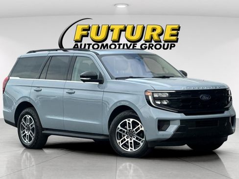 Used 2025 Ford Expedition Active AWD/4WD image 1