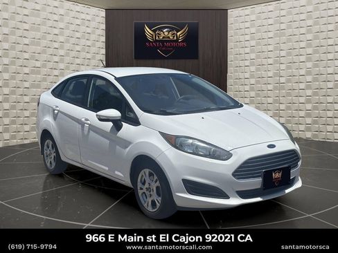 Used 2016 Ford Fiesta SE FWD image 2