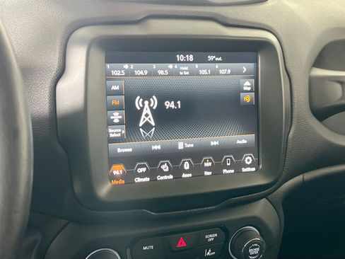 Used 2022 Jeep Renegade Latitude w/ Sun/Sound Group image 15