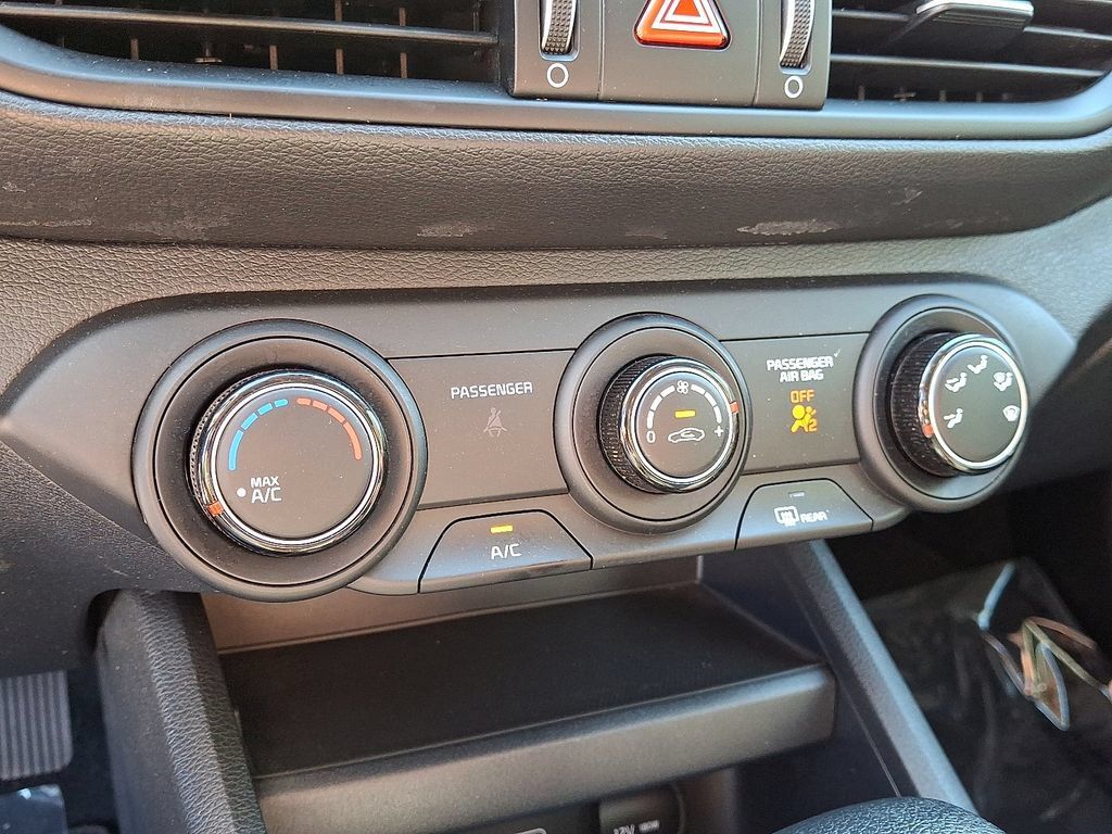 Used 2022 Kia Forte LXS FWD image 15