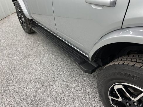 Used 2024 Ford Bronco Outer Banks image 9