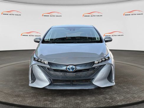 Used 2022 Toyota Prius Prime XLE FWD image 3