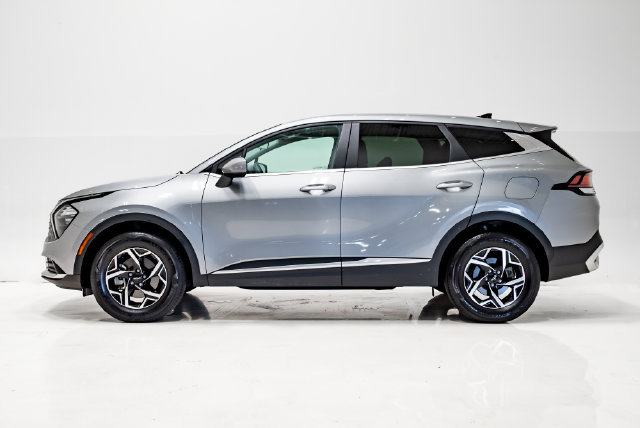 Used 2023 Kia Sportage LX AWD/4WD image 25