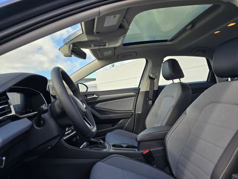 New 2026 Volkswagen Jetta SE FWD image 19