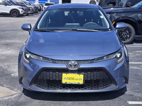 Used 2020 Toyota Corolla LE FWD image 2