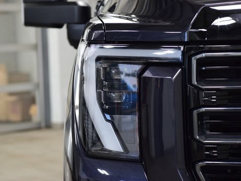 Used 2024 GMC Sierra 2500 AT4 w/ AT4 Premium Plus Package image 10