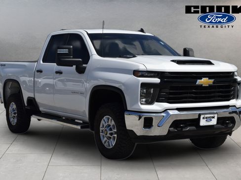 Used 2024 Chevrolet Silverado 2500 W/T w/ WT Convenience Package AWD/4WD image 2