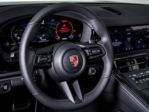 New 2026 Porsche Panamera 4 image 18