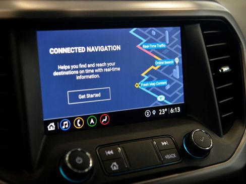 Used 2022 GMC Acadia AT4 w/ Technology Package image 21