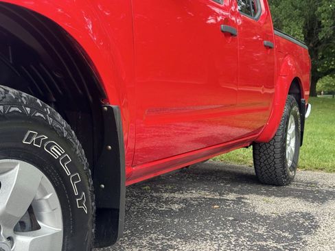 Used 2011 Nissan Frontier SV AWD/4WD image 21