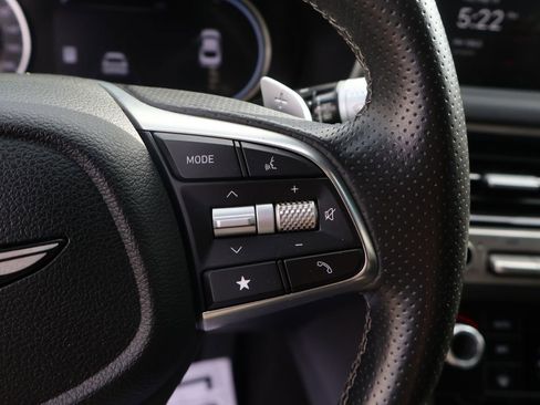 Used 2025 Genesis G70 2.5T RWD image 28