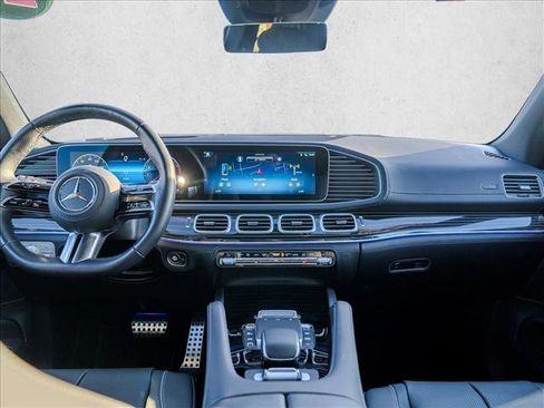 Used 2025 Mercedes-Benz GLS 450 4MATIC image 18