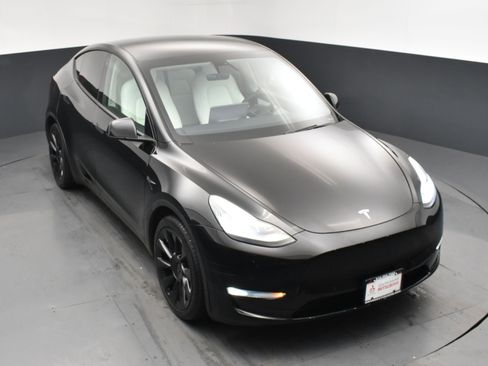 Used 2021 Tesla Model Y Long Range AWD/4WD image 16