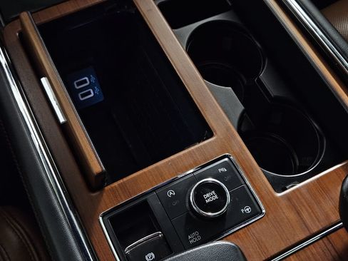 Used 2019 Lincoln Navigator Reserve w/ Cargo Package AWD/4WD image 16