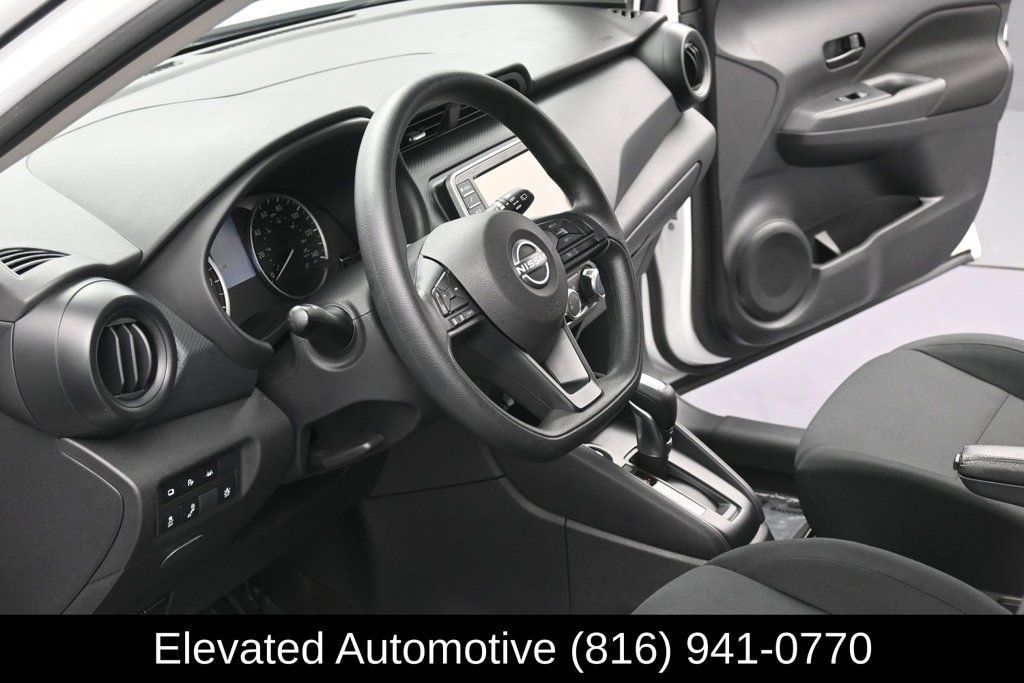 Used 2023 Nissan Kicks S FWD image 7