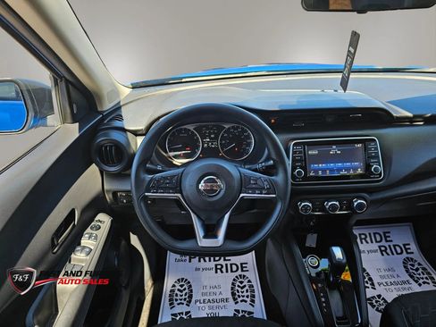 Used 2022 Nissan Kicks S FWD image 17