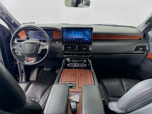 Used 2024 Lincoln Navigator Reserve AWD/4WD image 24