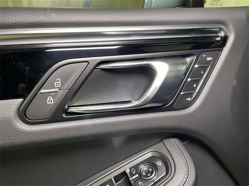 New 2026 Porsche Macan Turbo image 39