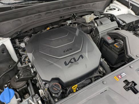 Used 2023 Kia Telluride LX image 11