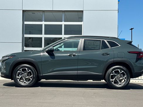 New 2026 Chevrolet Trax LT FWD image 7