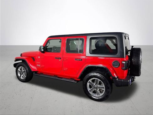 Used 2022 Jeep Wrangler Unlimited Sahara w/ Cold Weather Group image 8
