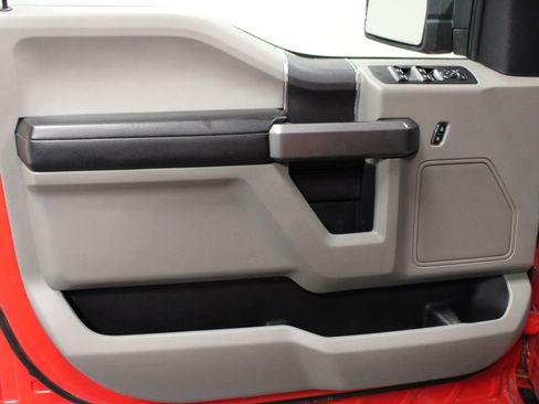 Used 2019 Ford F150 XLT w/ Equipment Group 301A Mid image 8