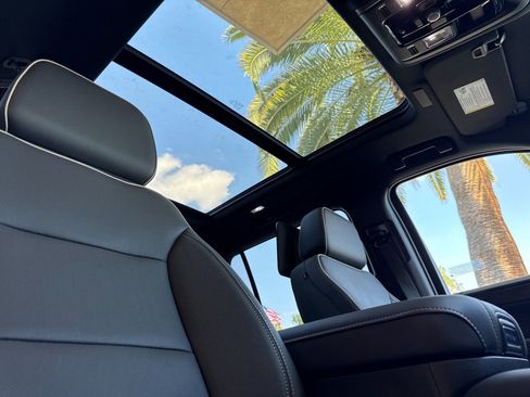 New 2026 GMC Yukon XL Elevation w/ Elevation Premium Package AWD/4WD image 19