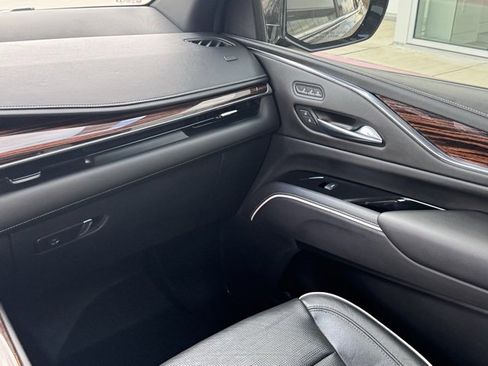 Used 2021 Cadillac Escalade Premium Luxury w/ Performance Package image 23