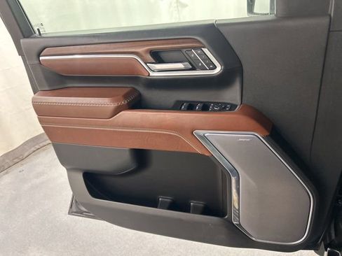 Used 2024 GMC Sierra 2500 Denali Ultimate w/ Snow Plow Prep/Camper Package image 28