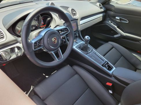 Used 2025 Porsche 718 Cayman RWD image 12