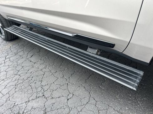 Used 2024 Cadillac Escalade Sport Platinum w/ LPO, ONYX Package image 12