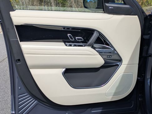 New 2026 Land Rover Range Rover Long Wheelbase SE image 20