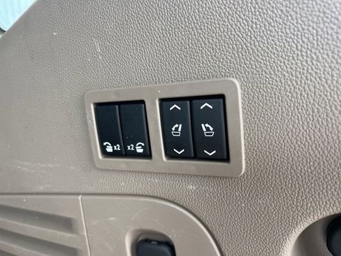 Used 2015 GMC Yukon SLT w/ Open Road Package AWD/4WD image 40