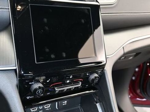 New 2025 Jeep Grand Cherokee Altitude image 19