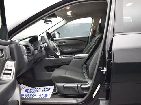 Used 2024 Nissan Rogue S FWD image 14