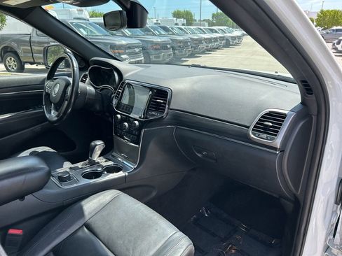 Used 2022 Jeep Grand Cherokee Limited image 37