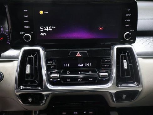 Used 2021 Kia Sorento SX image 22