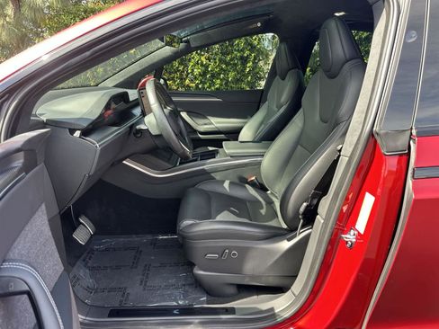 Used 2023 Tesla Model X Plaid image 11