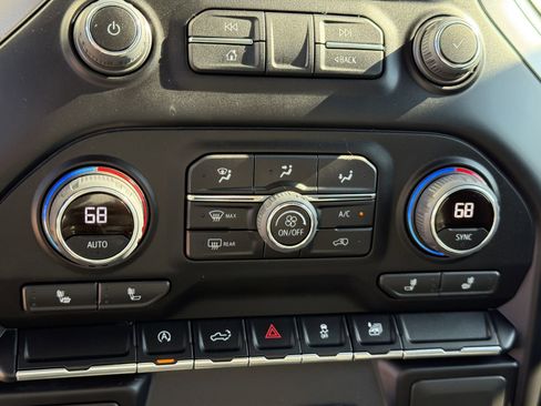 Used 2022 Chevrolet Silverado 1500 LT image 21