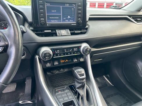 Used 2021 Toyota RAV4 XLE Premium AWD/4WD image 17
