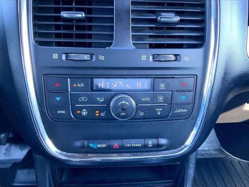 Used 2020 Dodge Grand Caravan GT image 28