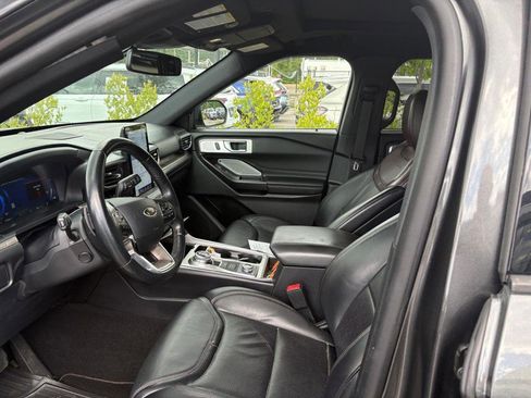 Used 2020 Ford Explorer Platinum w/ Premium Technology Package AWD/4WD image 5