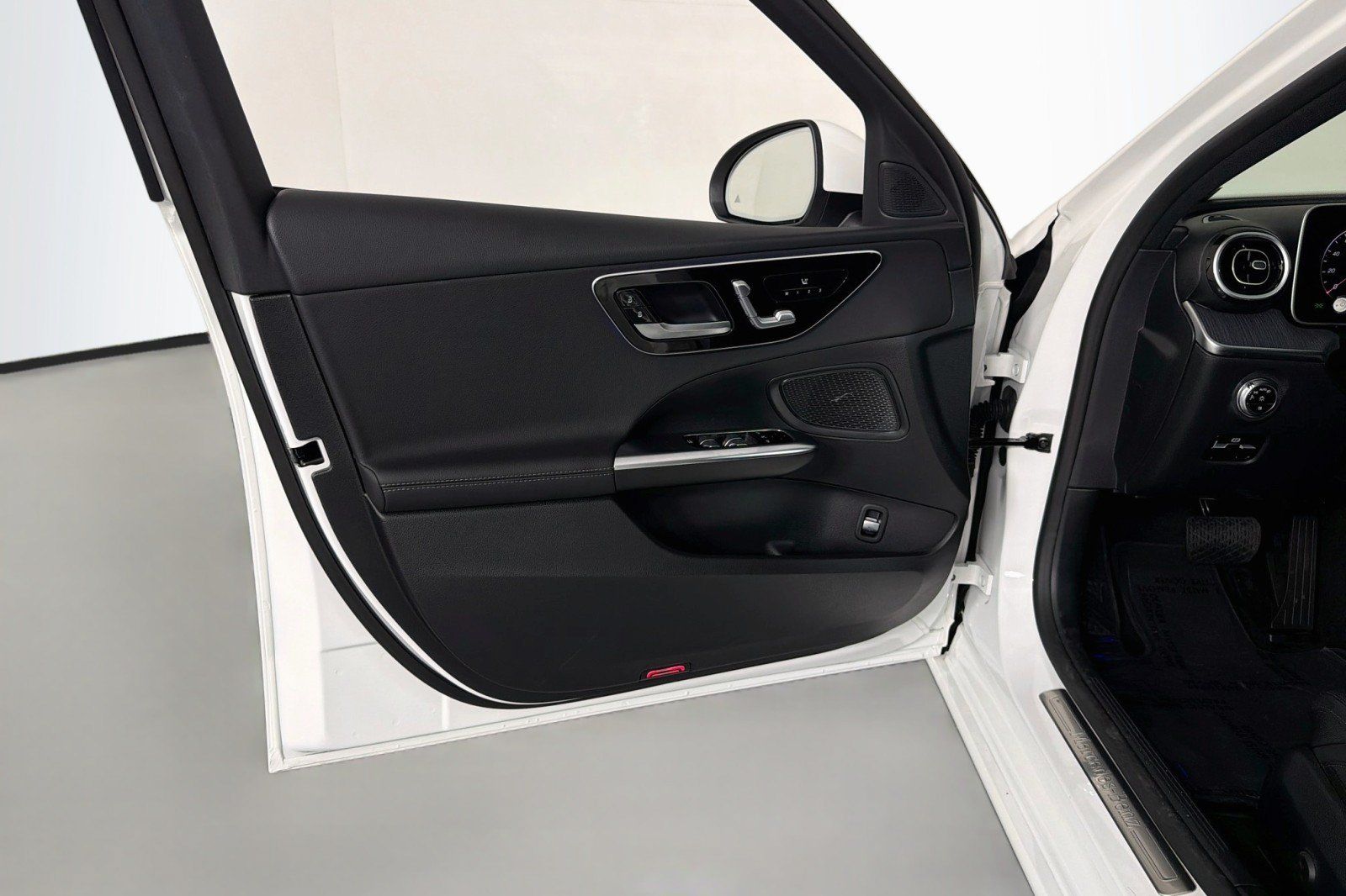 Used 2024 Mercedes-Benz C 300 Sedan image 22