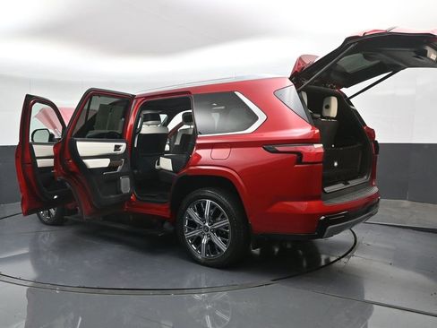 Used 2023 Toyota Sequoia Capstone image 62